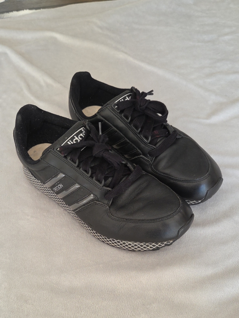 Rare Vintage Adidas Oregon, Size 10, Black